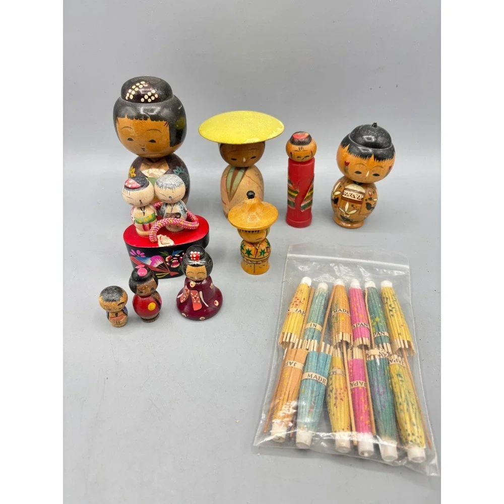 Vintage‎ Japanese Kokeshi Doll Lot Hand Painted Wood Figures & Paper Umbrellas
